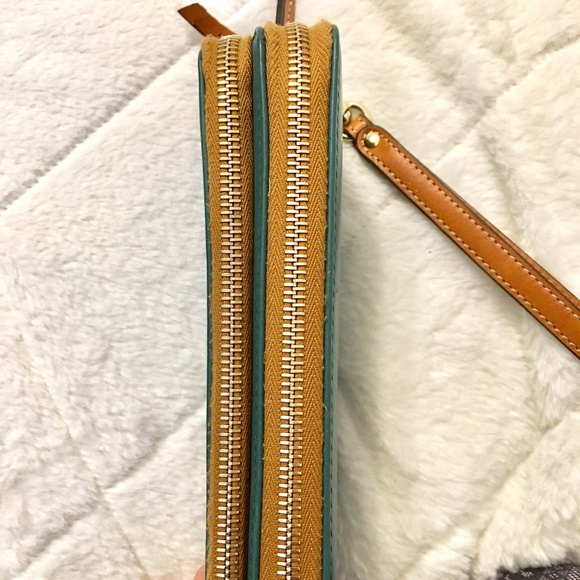 Dooney and Bourke Wallet - Picture 6 of 7